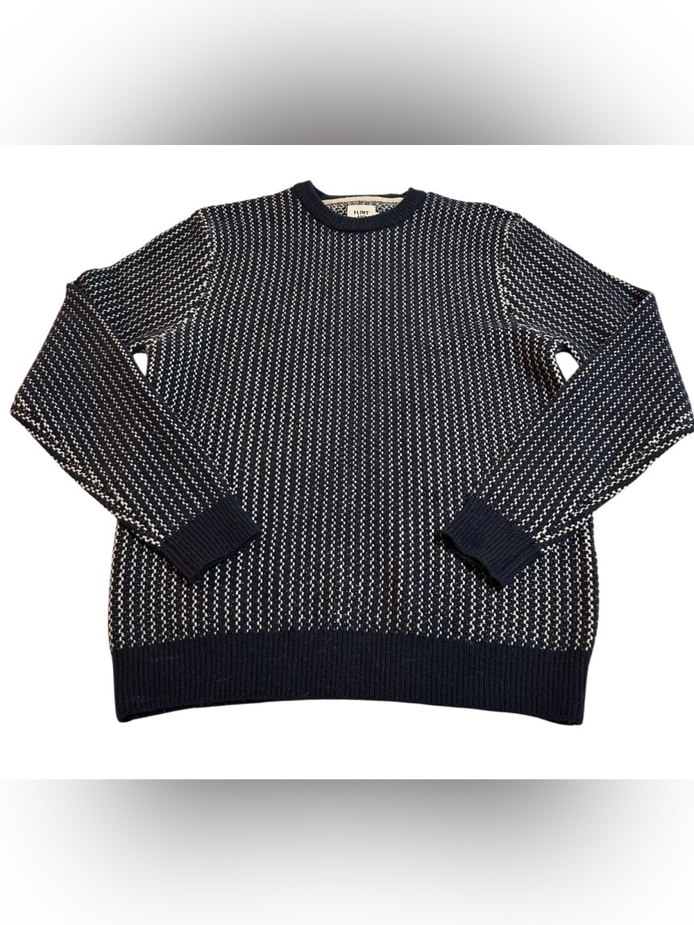 Flint and Tinder Men's Lambswool
Crewneck Sweater Navy Cream Birdseye
Knit Sz S